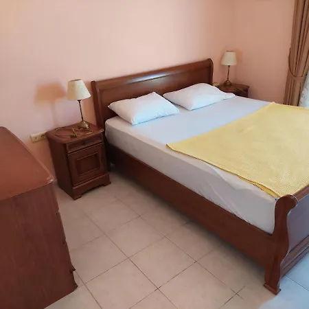Dinek Mahallesi,eski Antalya Yplu Cad.,uygun Cleopatra 3 Sitesi No:59 Blok:e Daire:2 Apartmán