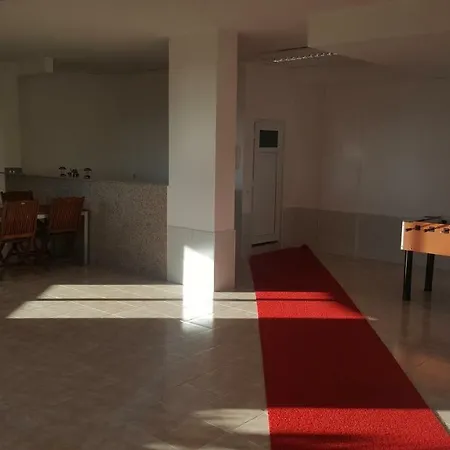 Dinek Mahallesi,eski Antalya Yplu Cad.,uygun Cleopatra 3 Sitesi No:59 Blok:e Daire:2 Apartmán *